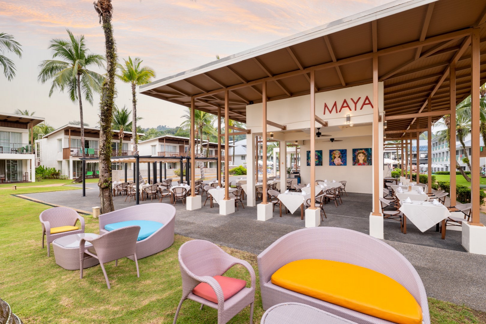 Maya Cafe'
