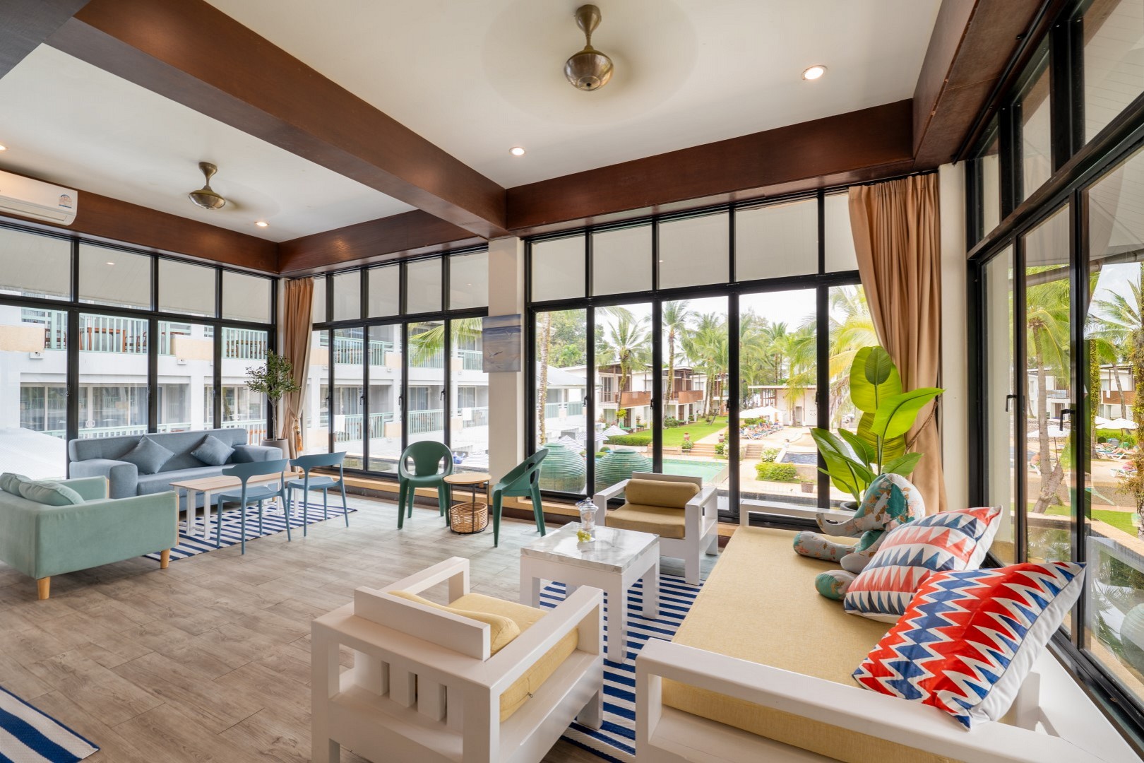 Chomtara lounge