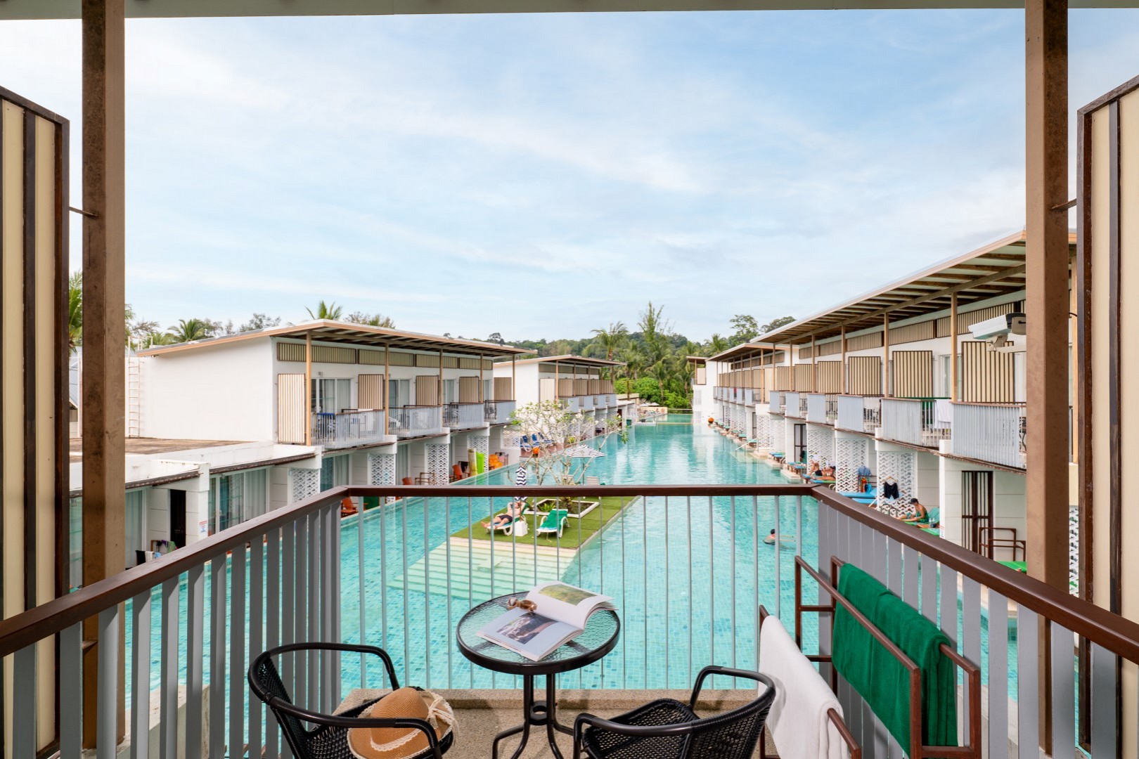 Deluxe Pool View