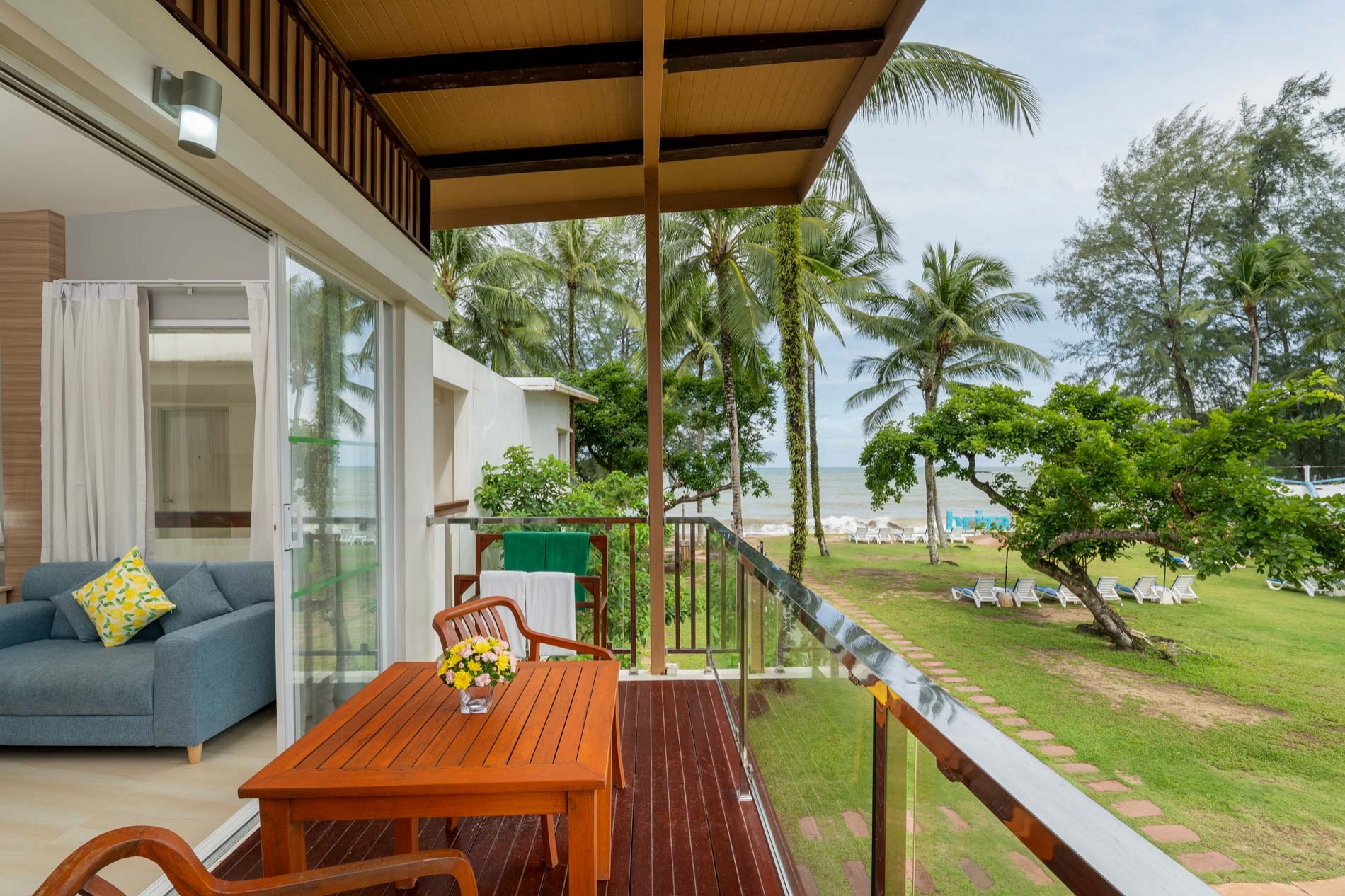 Beach Side Wing